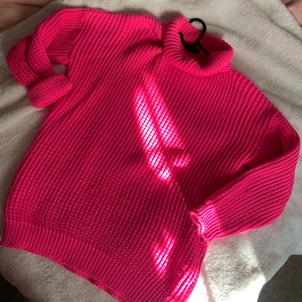 Pink knit turtle neck